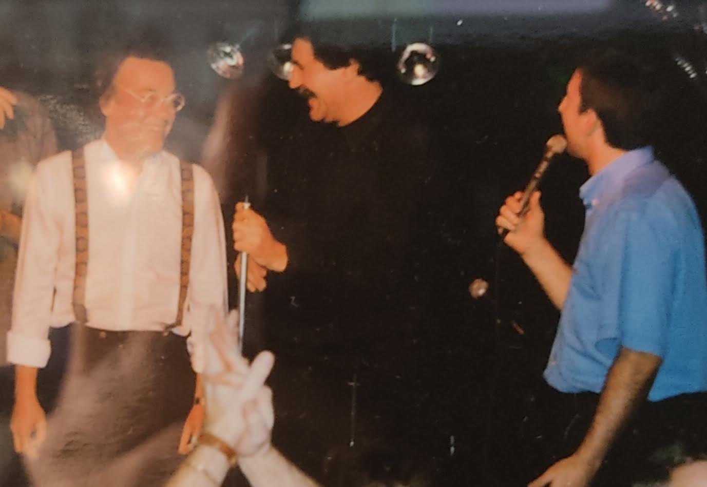 Jean Roucas sur scène au Citron Bleu avec Serge Llado et Michel